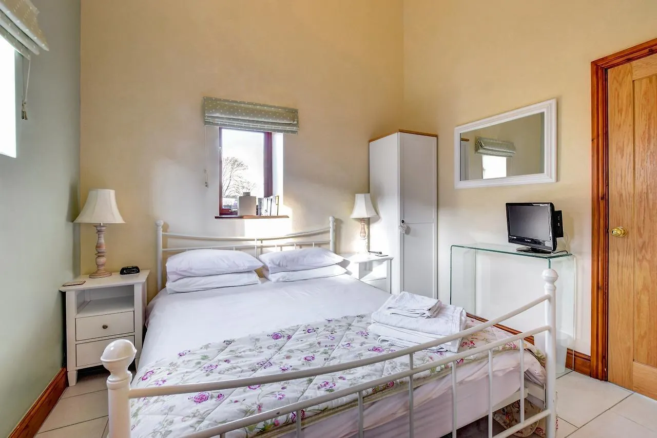 Y Cudyll Coch Villa Cardiff